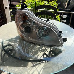 Right Side Headlight Assembly Kenworth T680