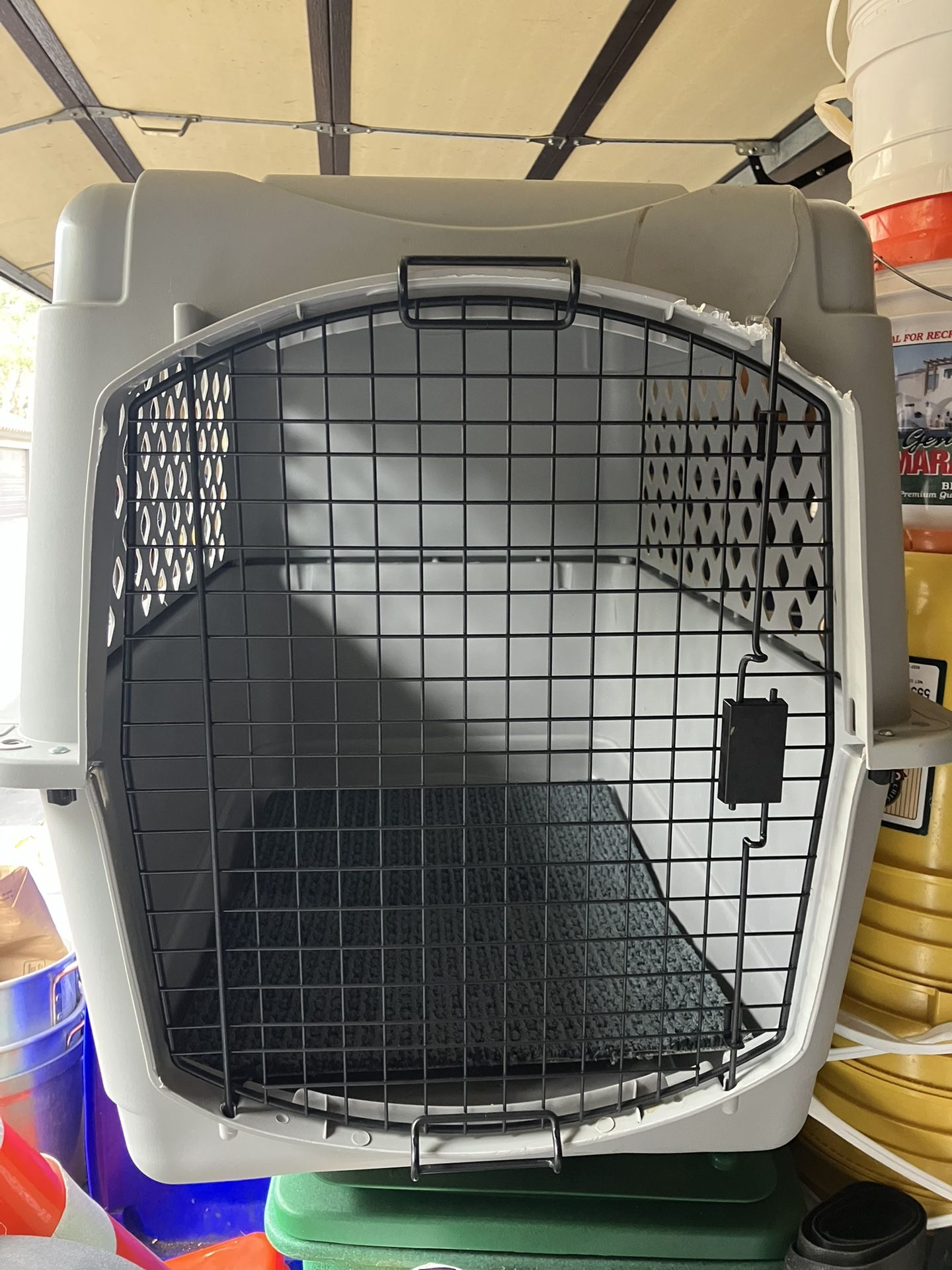 Large secure dog kennel
