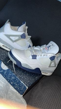 Jordan 4s Midnight Navy