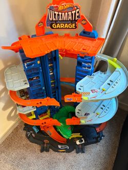 Hot Wheels Ultimate Garage Playset