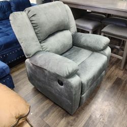 Super Confortable 
Power Recliner Chair 
Grey Fabric
Available In Blue Grey
$249 + Tax 