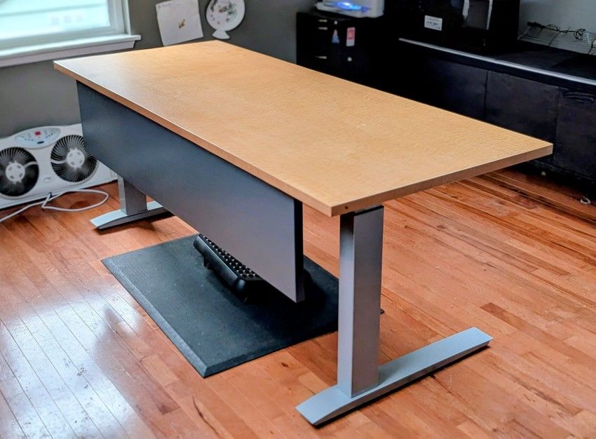 Standing Desk With Cushioned Floor Pad And Foot Rest
