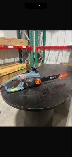 Powerful Senix 18” Electric Chainsaw – Ready to Work