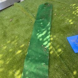 Outdoor putting green lane