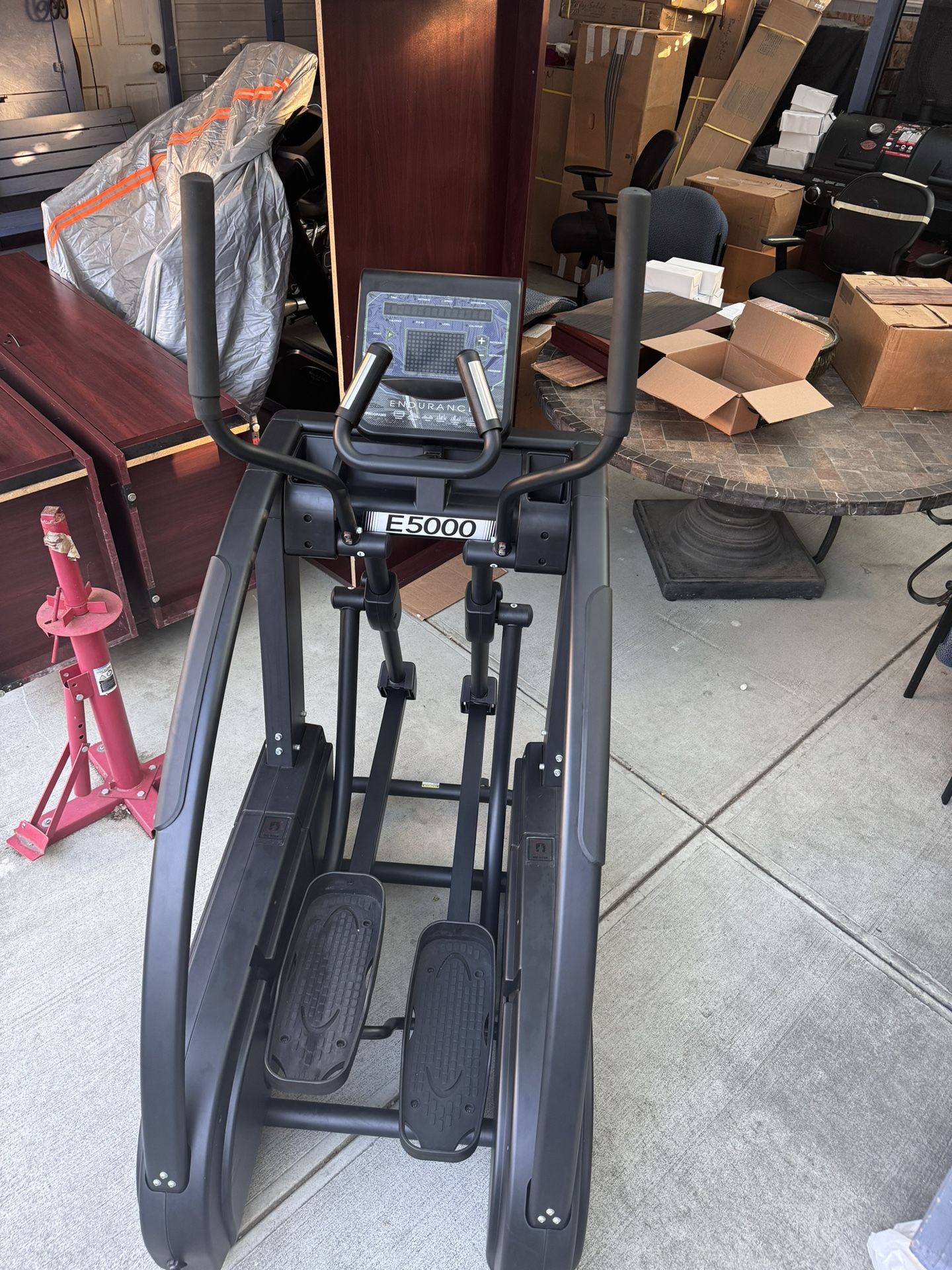 Body Solid Endurance Center Drive Elliptical E5000