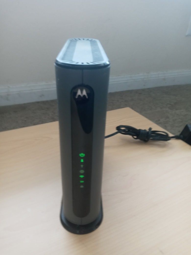 Motorola AC1900 Docsis 3.0 Cable Modem Router