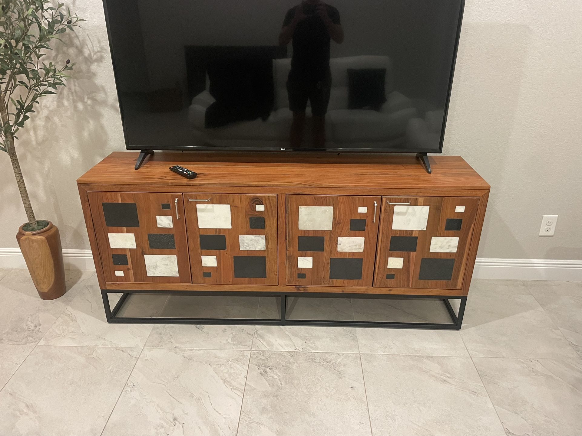 Modern Tv Stand/table