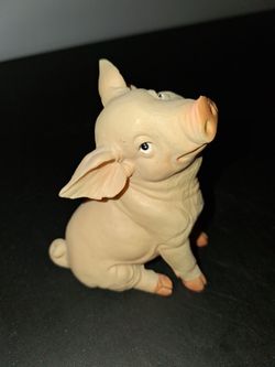 VINTAGE HAND CRAFTED HAPPY PIGGY SITTING DOWN CLEAN