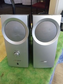 BOSE SPEAKERS DESK COMPUTER MUSIC SYSTEM