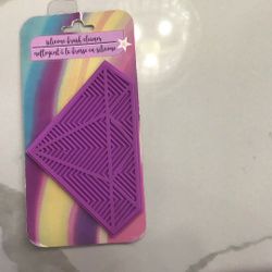 Silicone brush cleaner