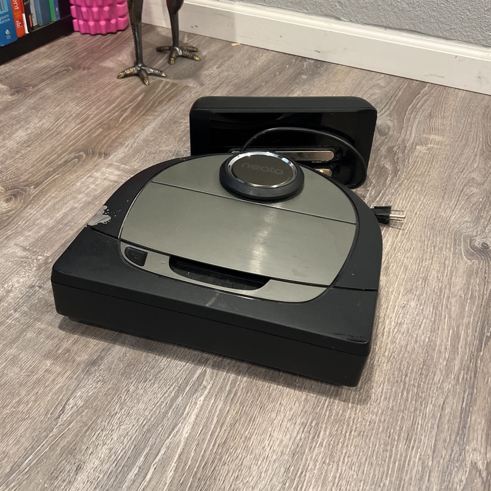 Neato Robot Vacuum 