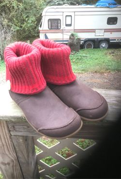 Salomon boots size 5