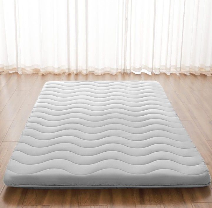 Japanese floor mattress!! NEW! QUEEN! $50