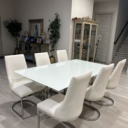Modern glass dining room table
