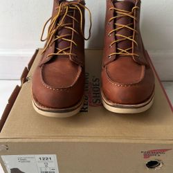 Red Wing Shoes Style 1221 Size 13 D   Soft toe , Waterproof, Electrical Hazard