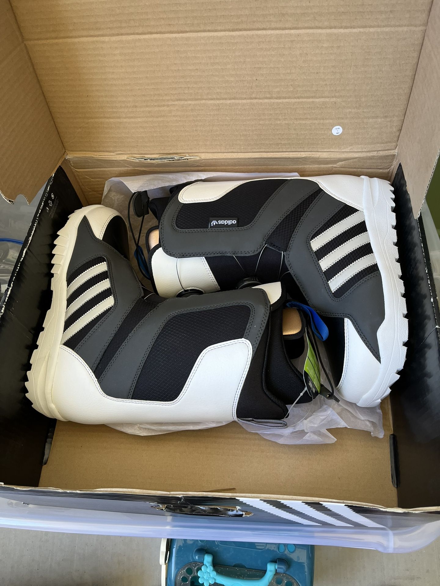 Adidas Snowboarding shoes Size 10