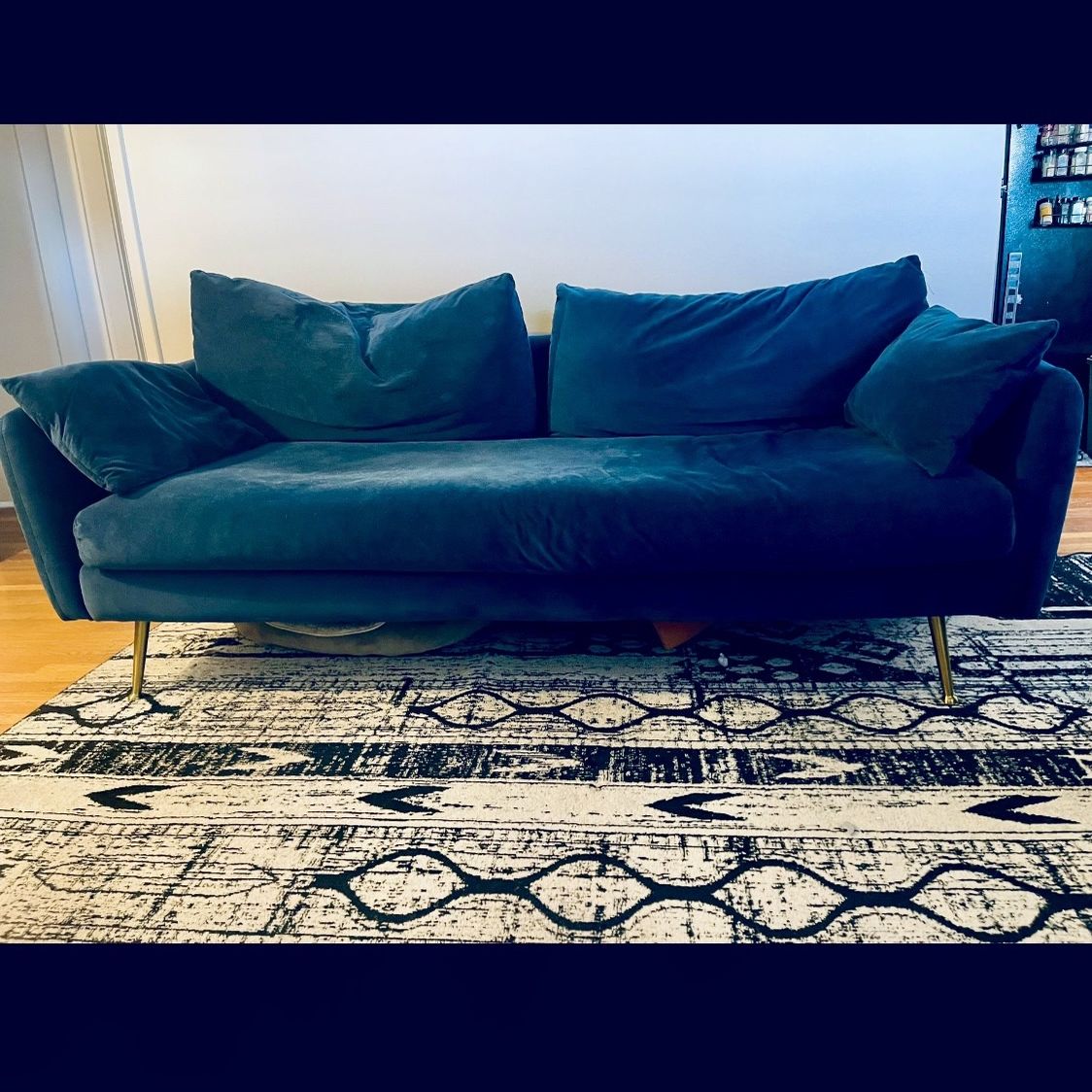 Albany Park Sofa & Ottoman 