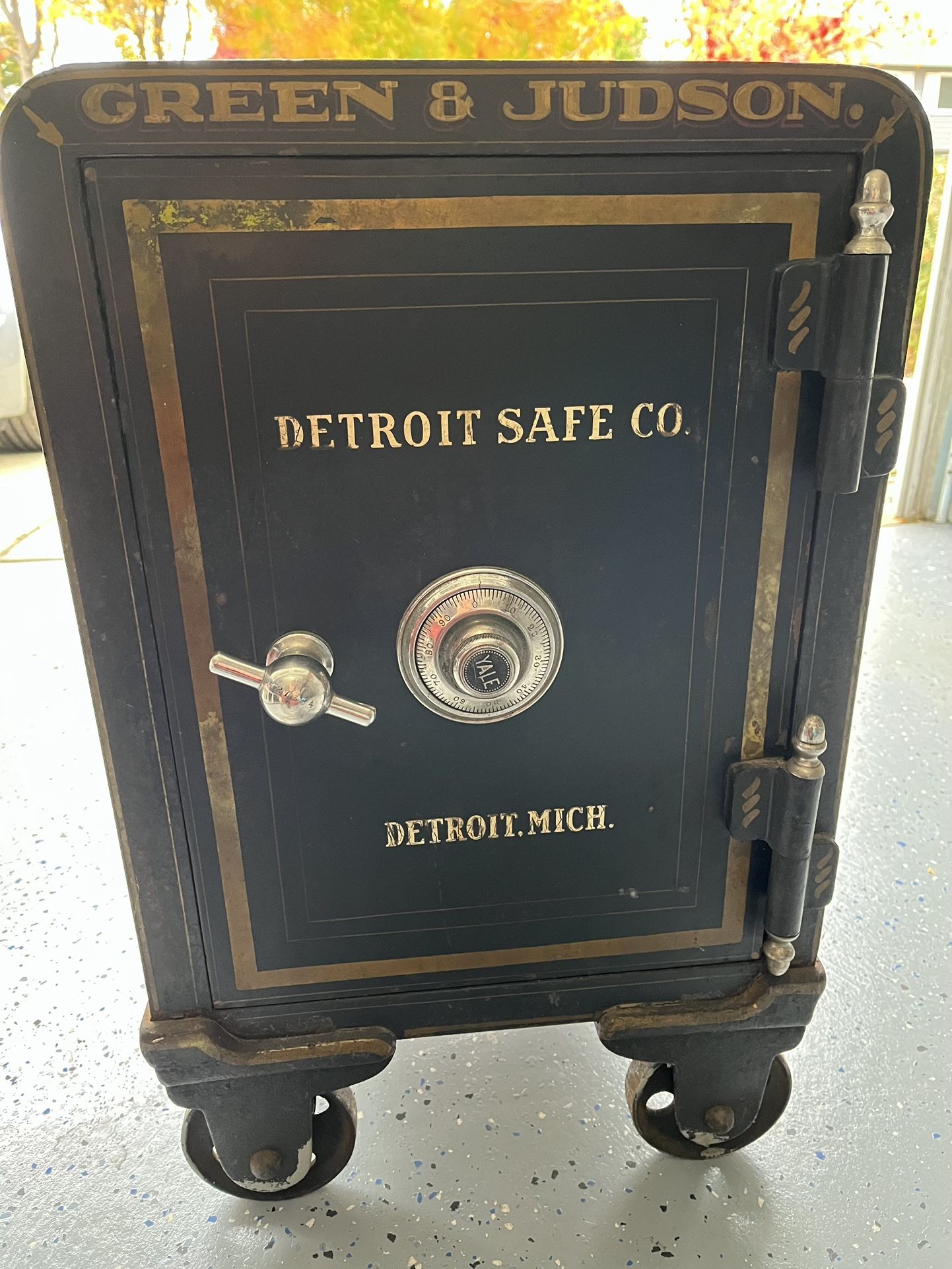 Rare antique DETROIT Safe Company floor safe