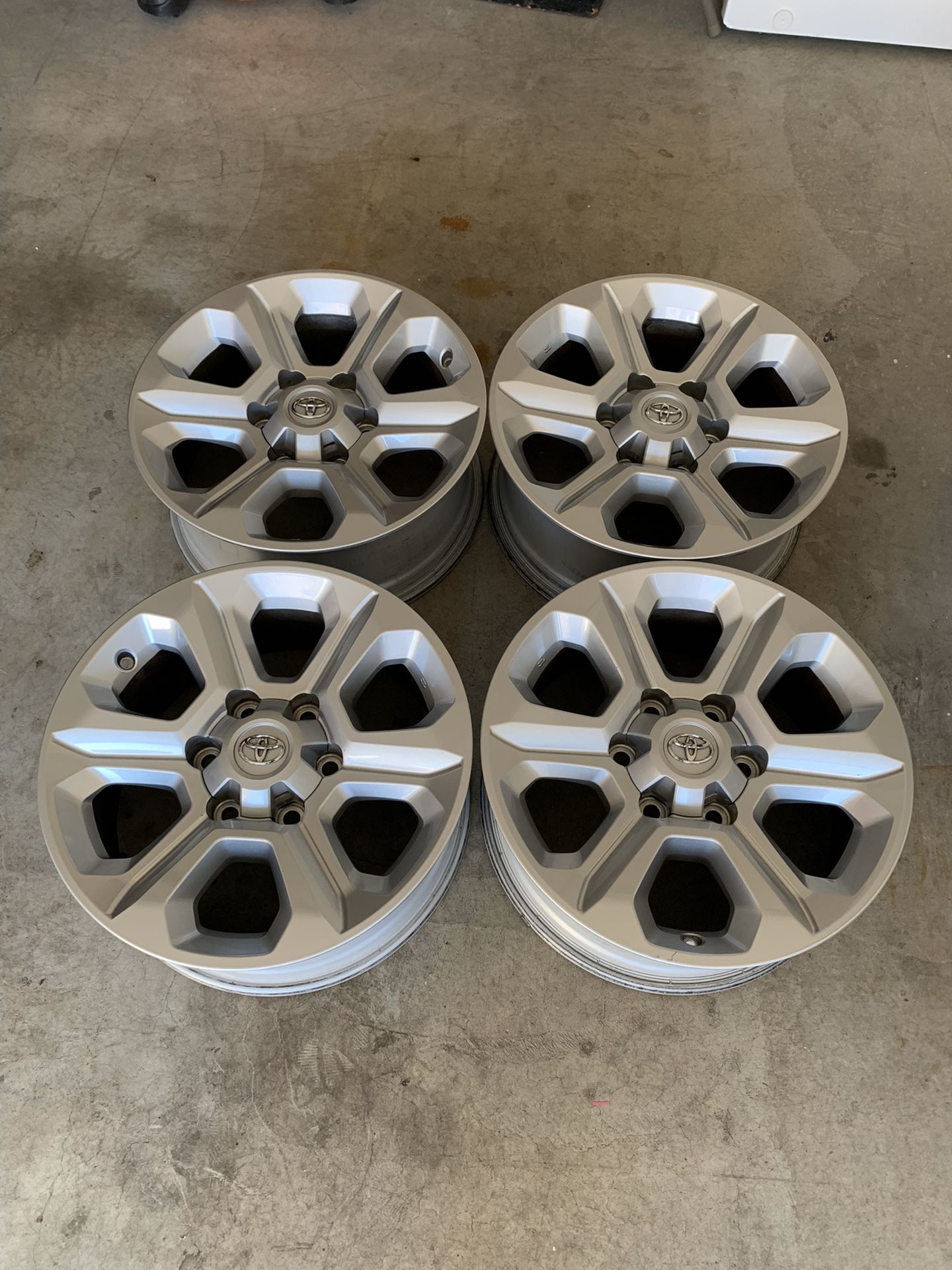 2018 Toyota 4Runner 17” rims