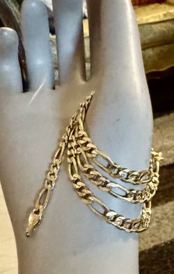 Italian 10Kt Yellow Gold Solid  Figaro Chain Necklace 21.5 “ x 5.34 mm Wide