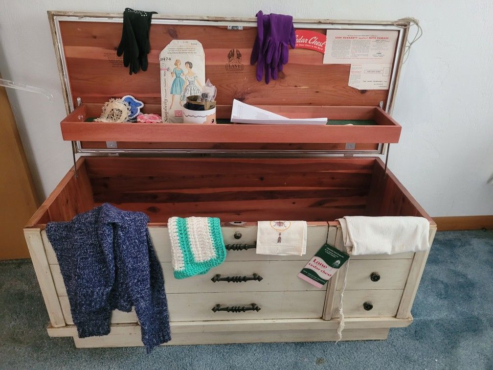 Beautiful 1950's Cedar Chest