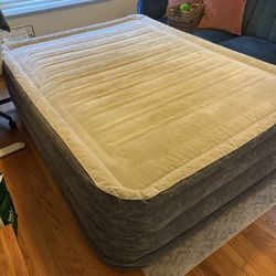 Queen Air mattress 