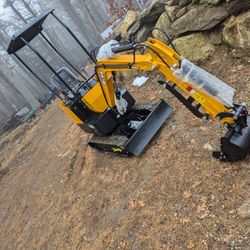 New 2024 Mini Excavator Miva Va13