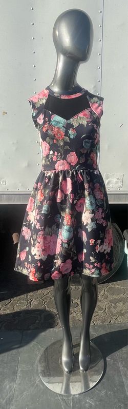 DRESS S