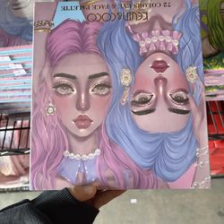 Multi-color eyeshadow palette