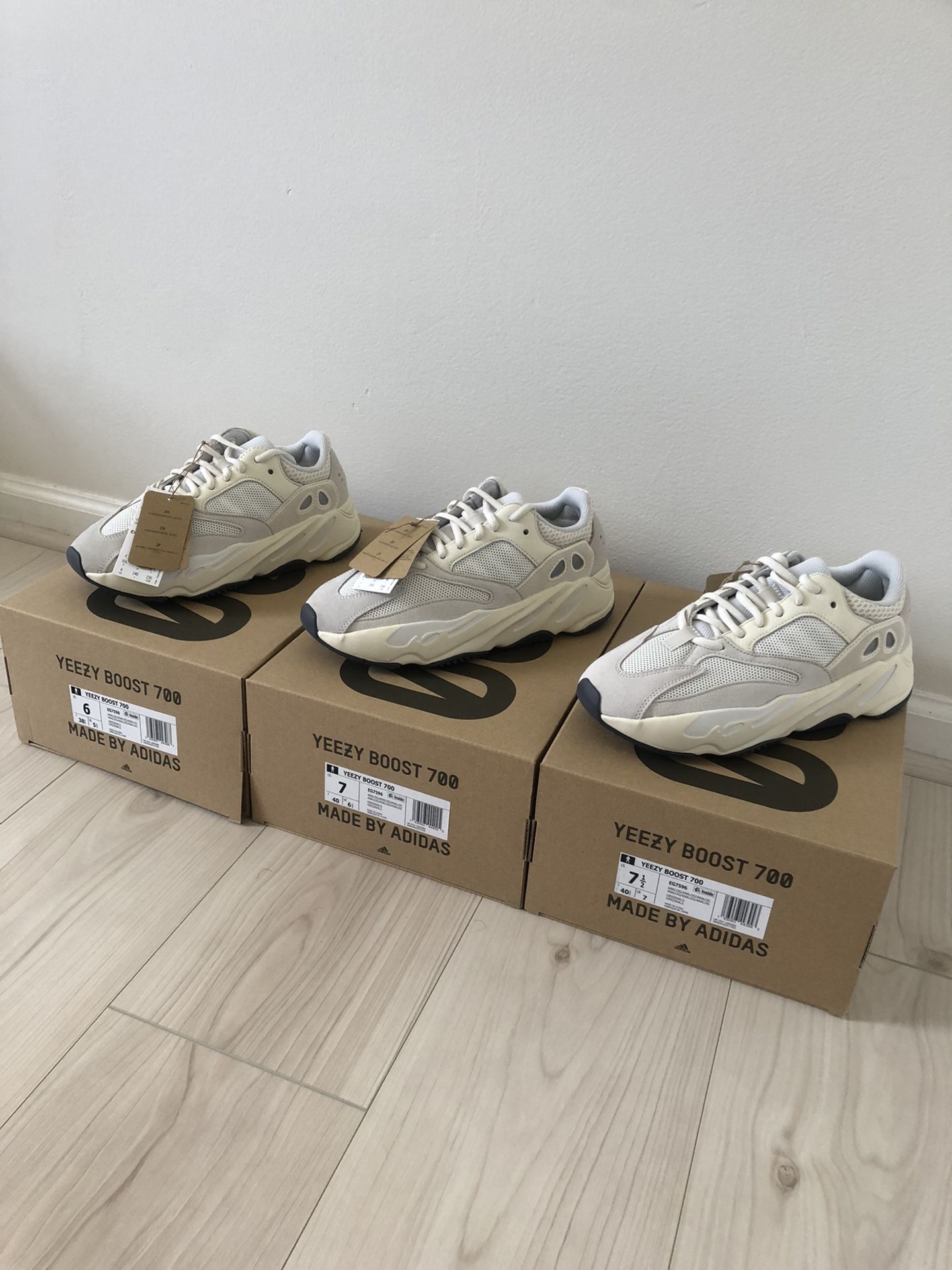 Yeezy Boost 700 Analog