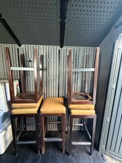 Backless barstool chairs
