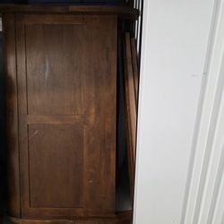 MUST GO!! QUEEN BED FOR SALE! ALL PARTS INCLUDED! $325