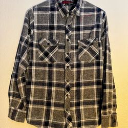 Distrotion Plaid Flannel black and gray Shirt 2 Pockets Size Small