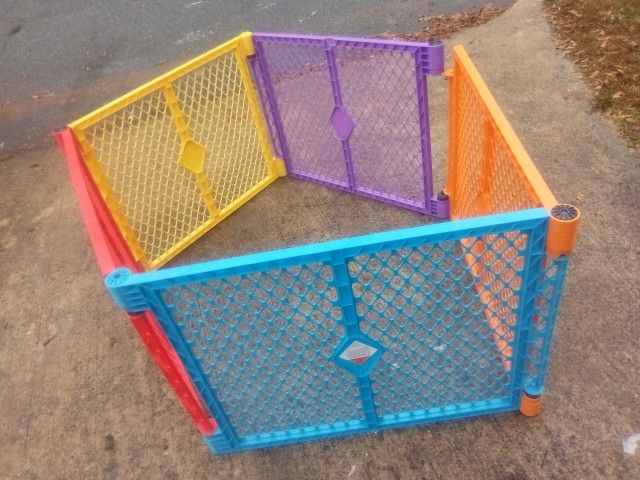 Colorful Kennel Gate 15.00
