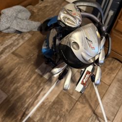 TAYLORMADE CLUBS