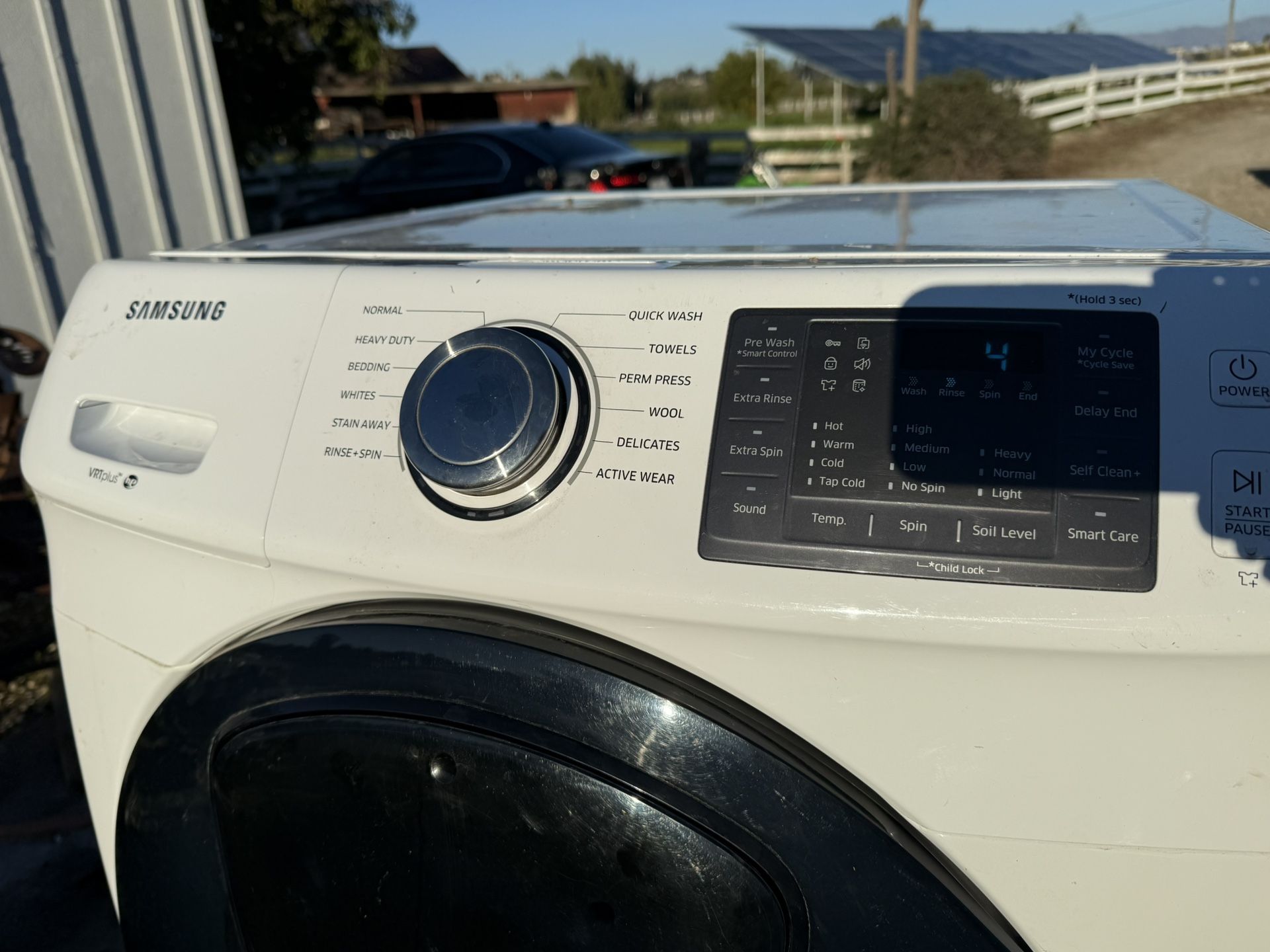 Samsung VRT Plus HE Washer + Pedestal – Excellent Condition