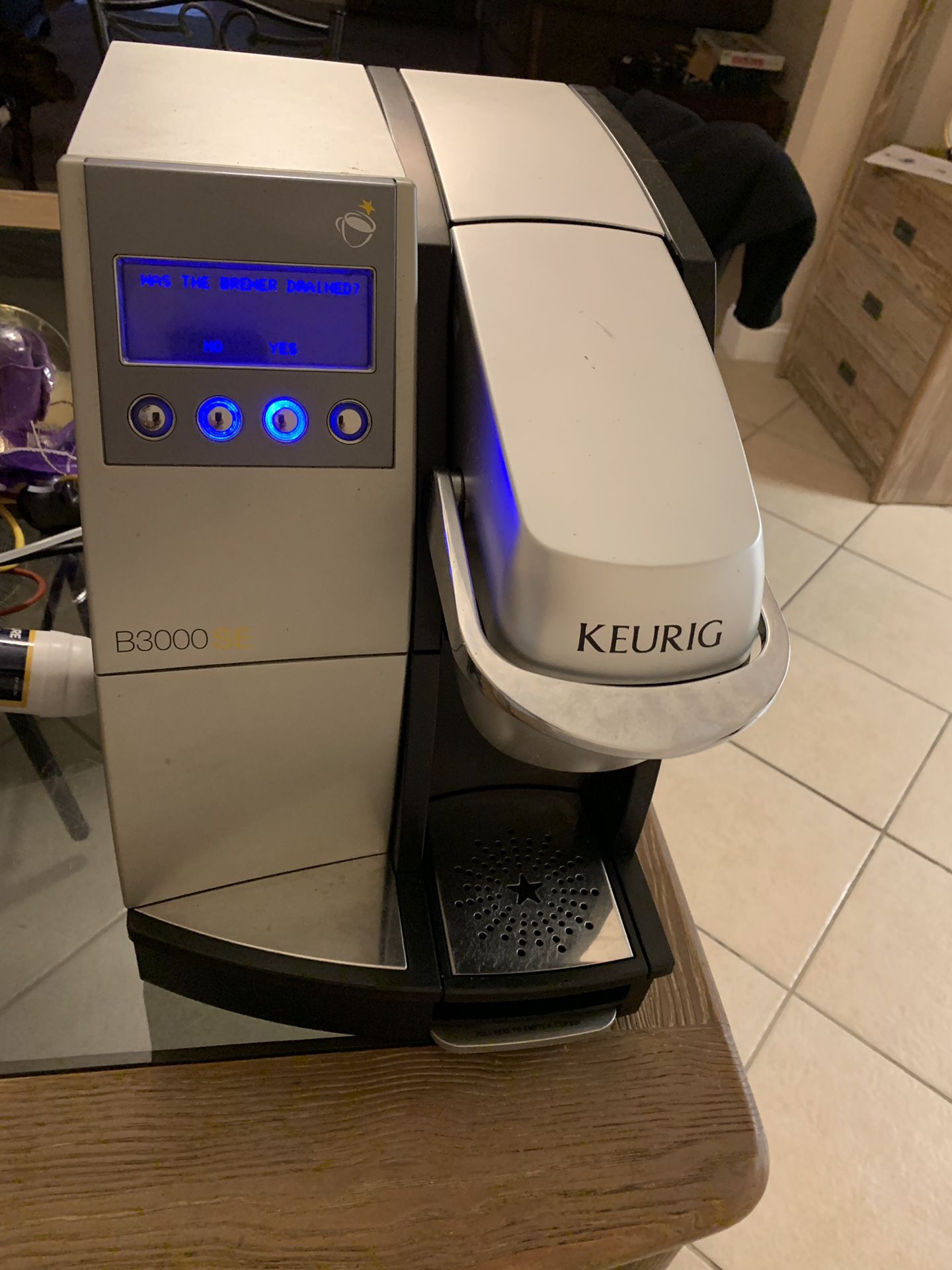 B3000 SE Kerrigan coffee maker lightly used in my home only