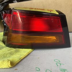 2020 Nissan Altima 4d Left Tail Light