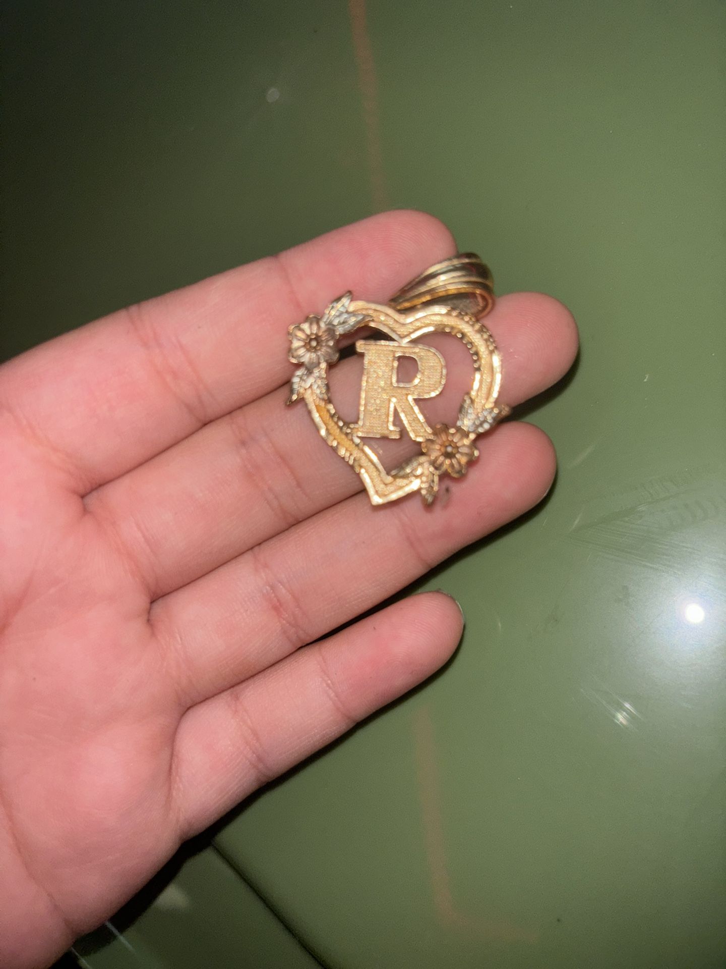 Letter r Pendant