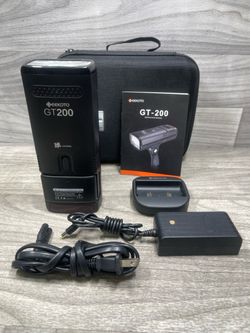 Geekoto GT200 2.4G Cordless Speedlite Flash Strobe Light (A1D034397)