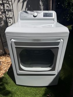 LIKE NEW LG SMART DRYER