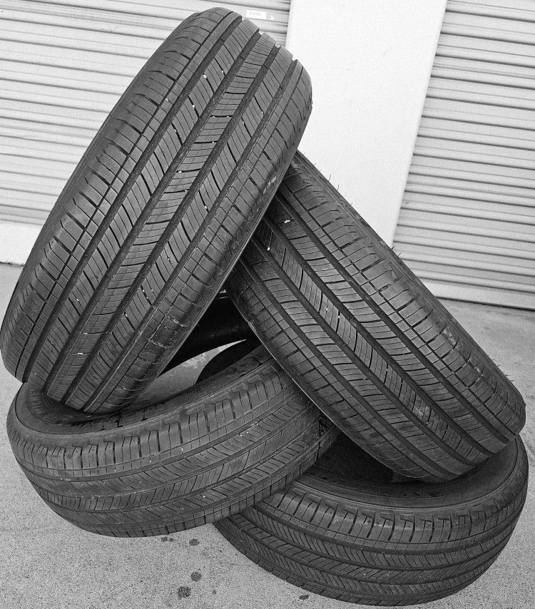 225/65/17  Michelin (MOBILE UNTIL 10PM)