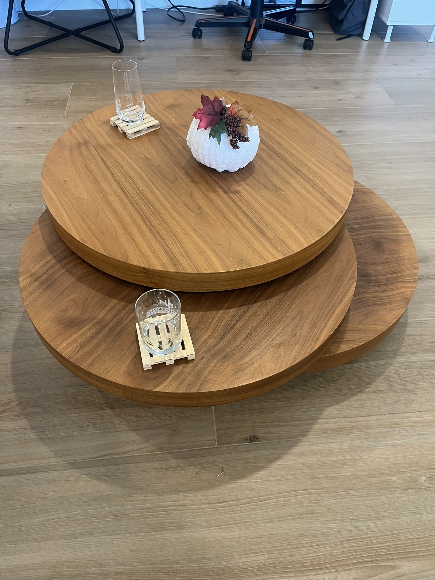 Moe’s Torno 32” Round Coffee Table 