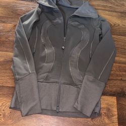 lululemon size 2 