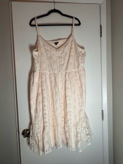 Gently Used- Torrid Midi Lace Crochet Trim High-Low Dress, Size 4