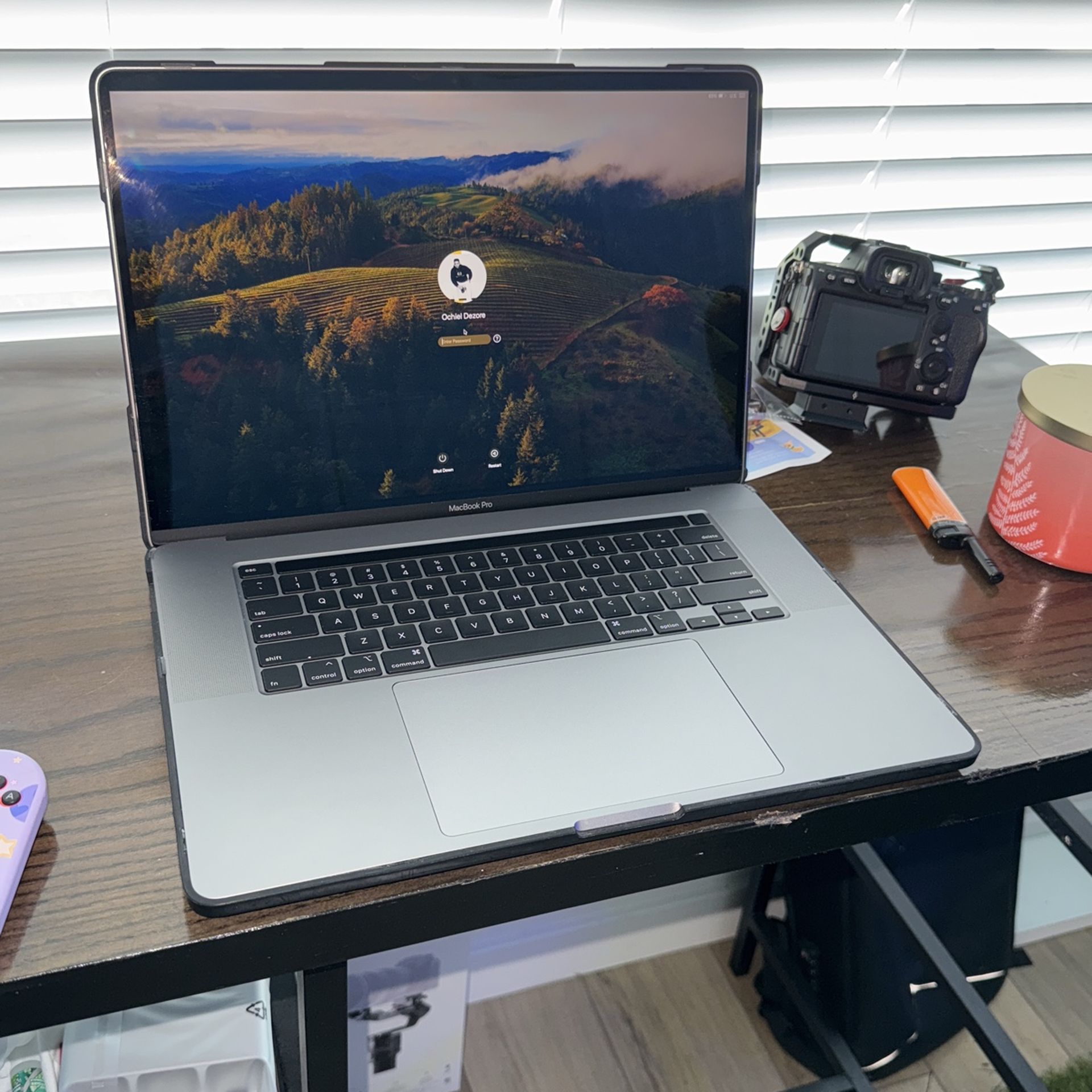 MacBook Pro (16-inch, 2019)