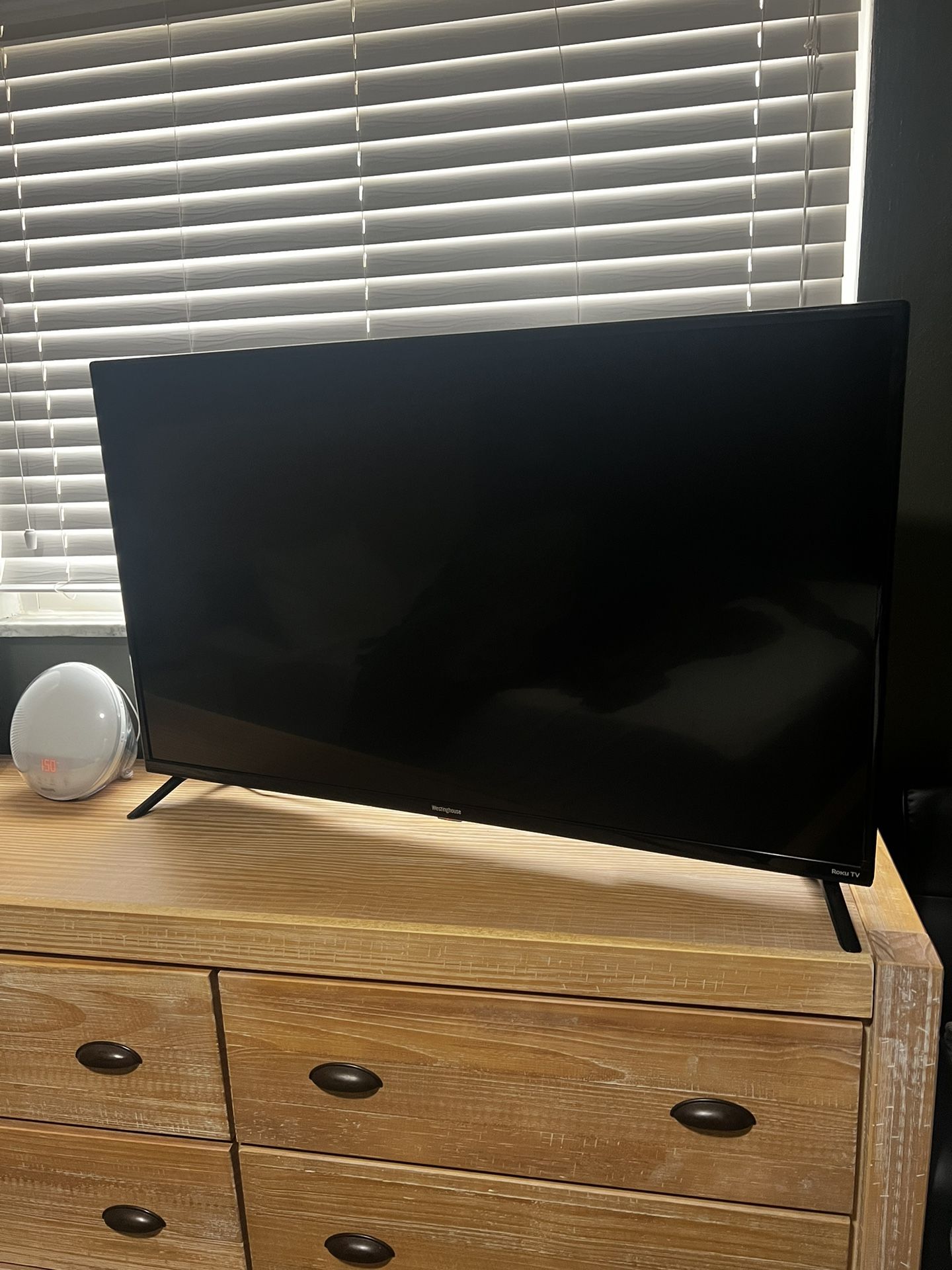 Westinghouse Roku TV LED 43”
