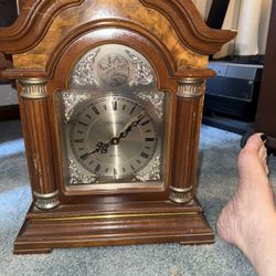 Vtg Westminster Tempus Fugit Wooden Quartz Mantle Clock 1/4 Chime