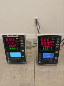 Powers On, Used MINDRAY Accutorr V Vital Signs Monitor with Printer
