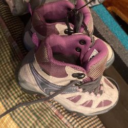 Child’s New Boots Size10 